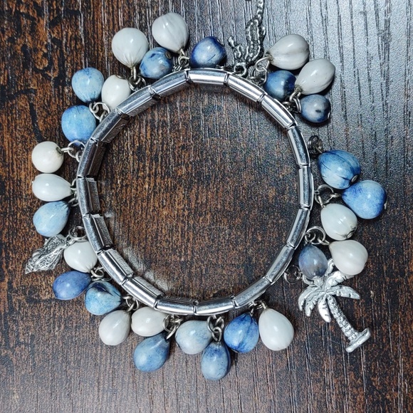 Cha Cha Bracelet - Picture 3 of 3